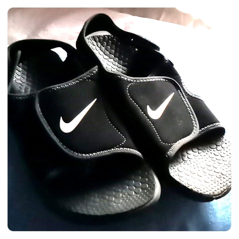 Nike kids sandles